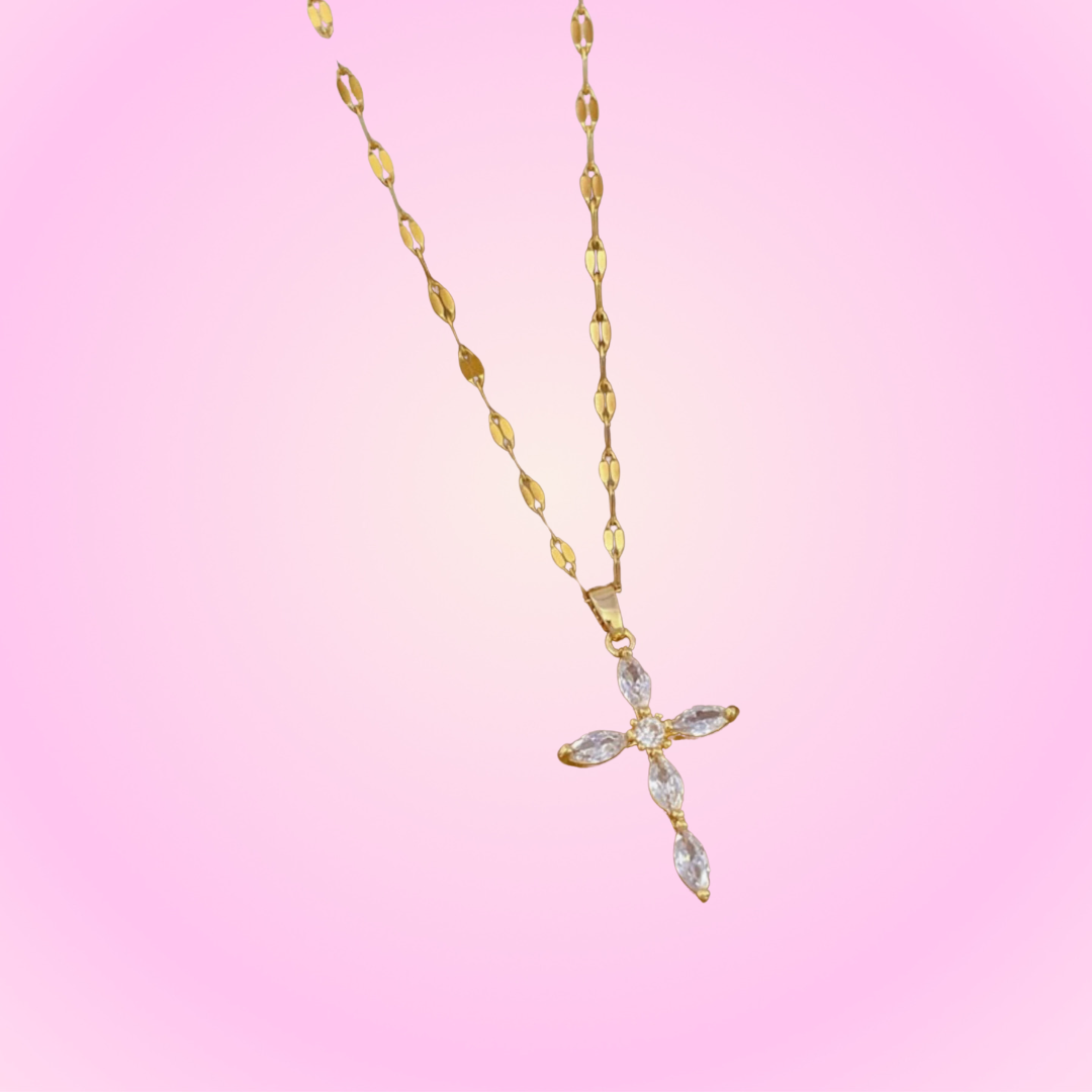 Rêverie Cross Necklace
