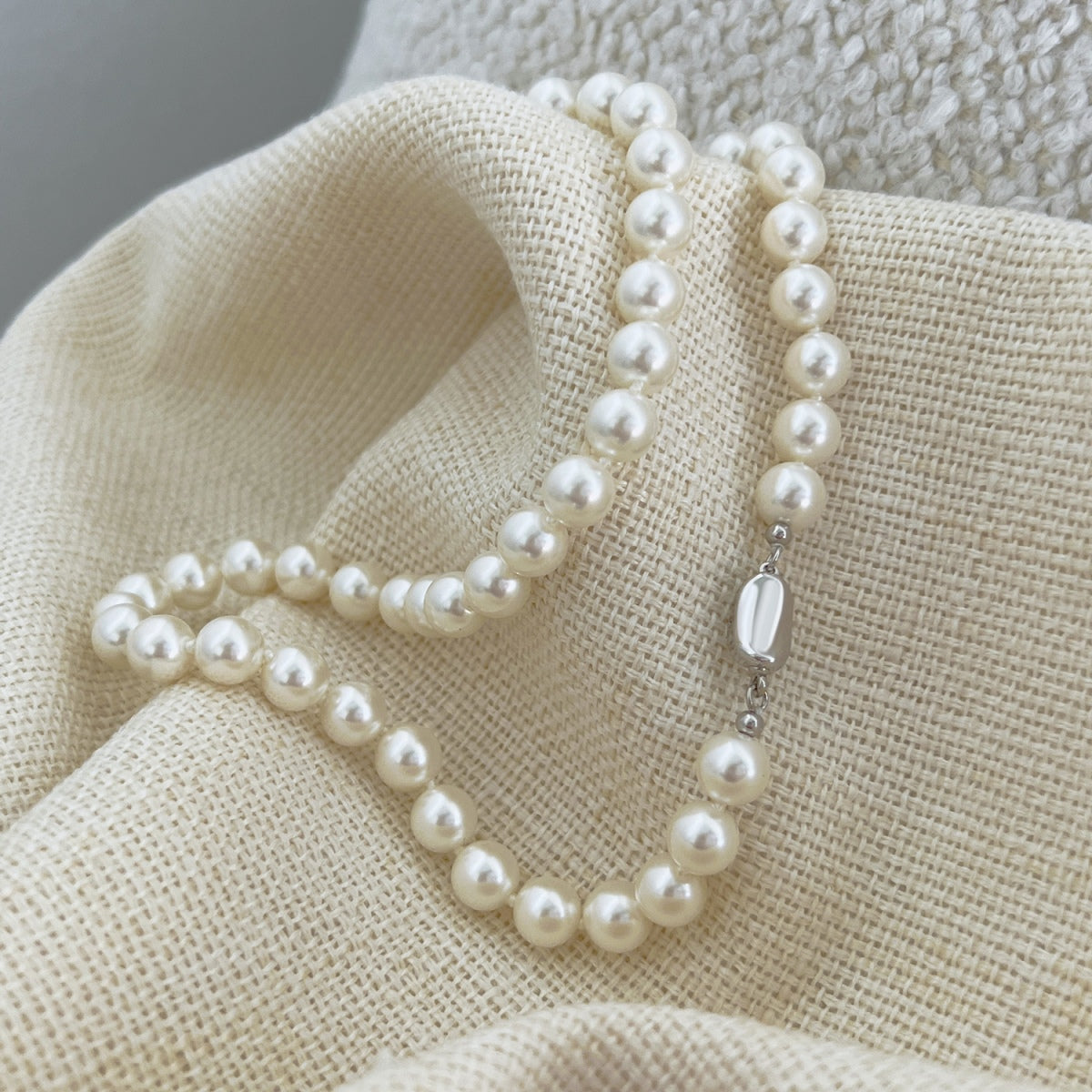 Privé Pearl Necklace