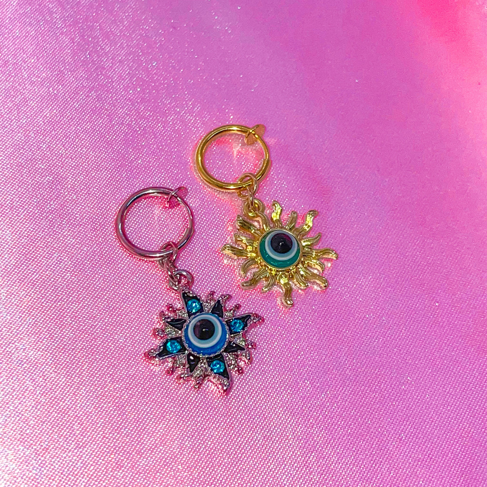 Fausse reine du piercing au ventre