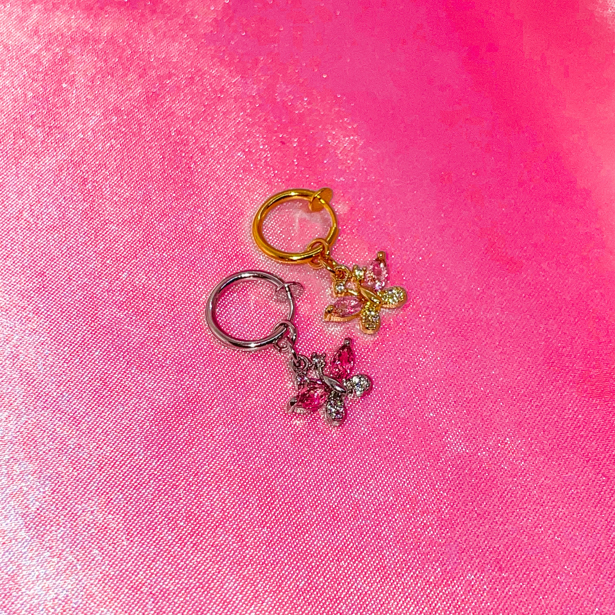 Fausse reine du piercing au ventre