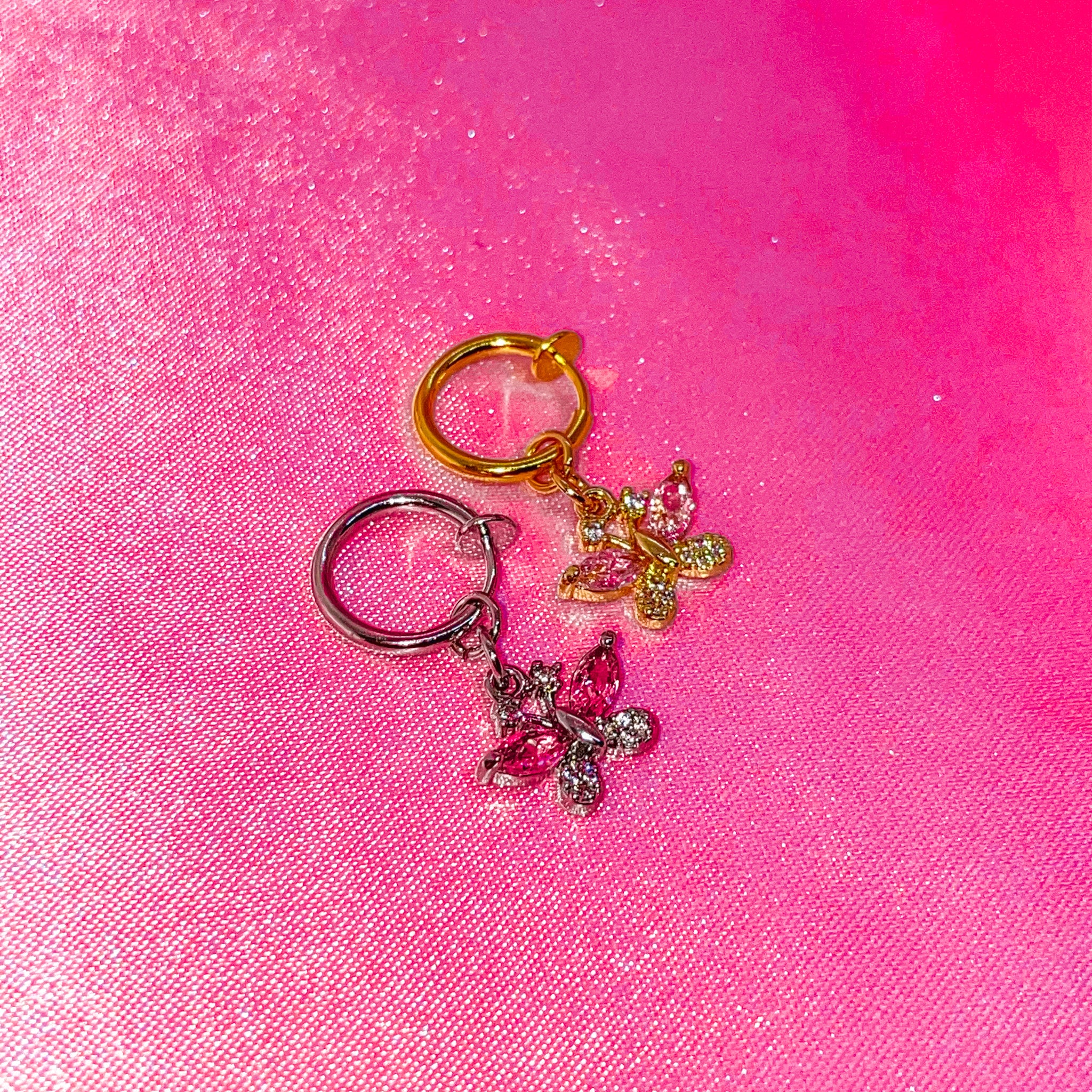 Fausse reine du piercing au ventre