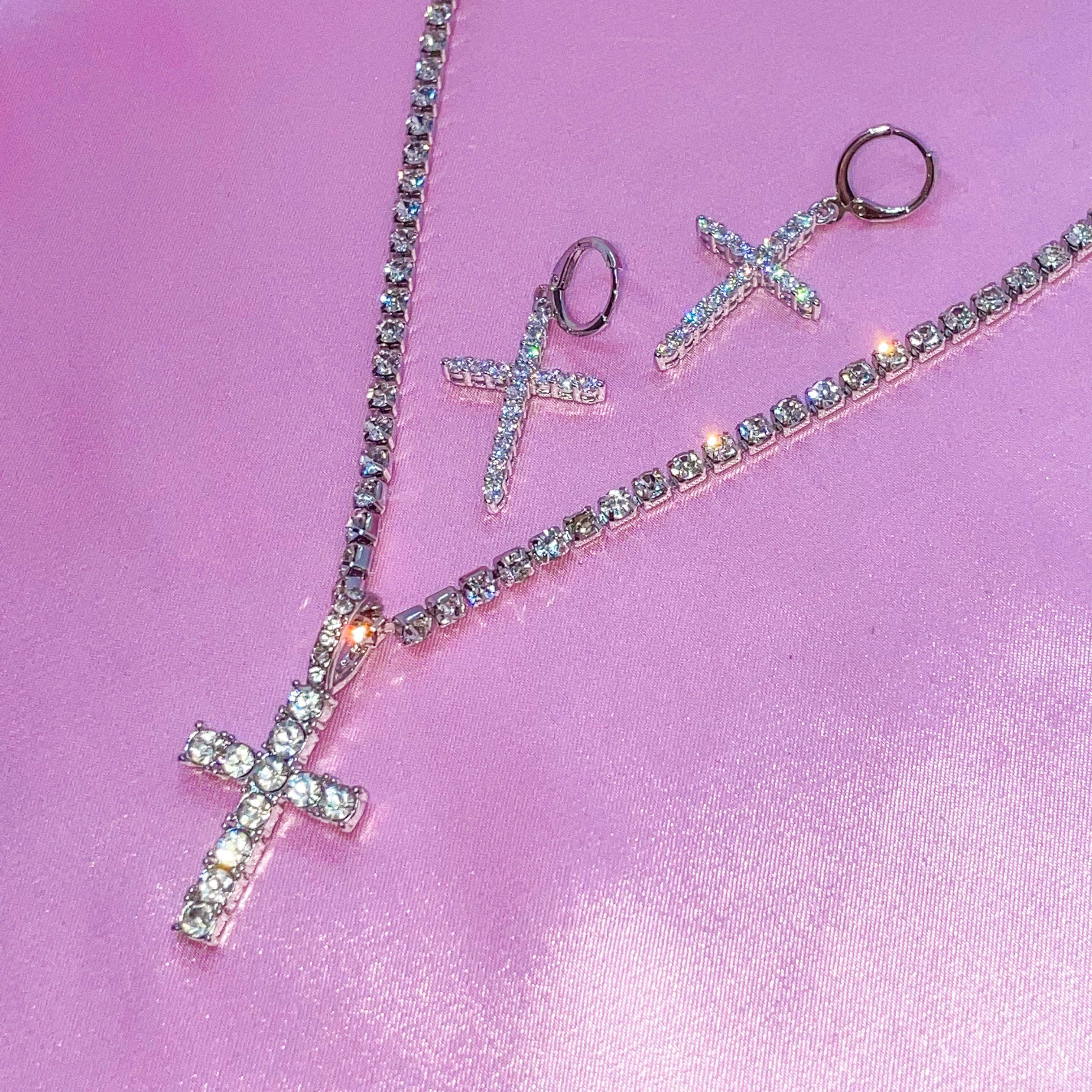 Icy Cross Necklace Silver