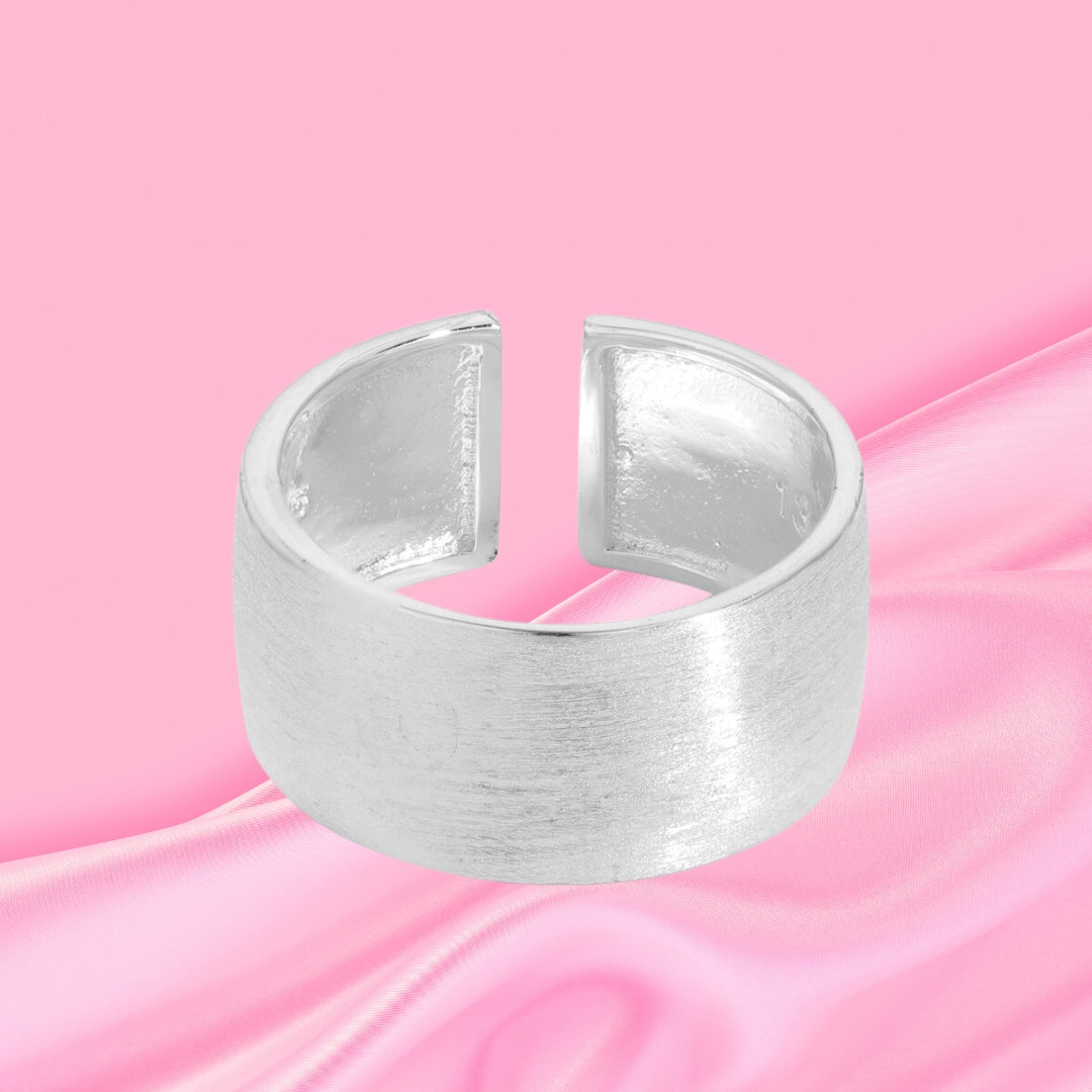 Privé Sleek Silver Ring